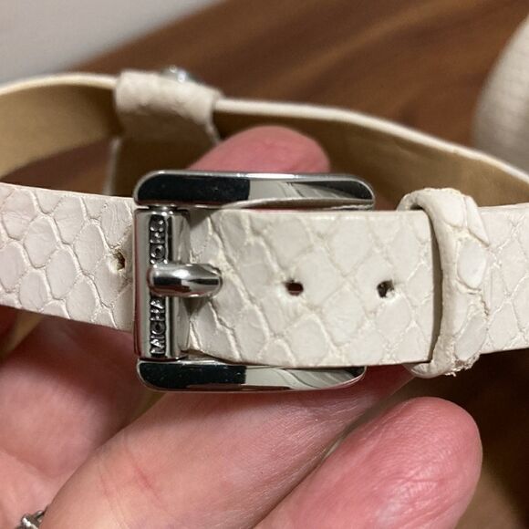 Michael Michael Kors Hutton White Embossed Ankle Strap Sandals. Size 8. - Picture 10 of 10